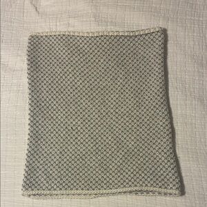 Gray and white funnel scarf